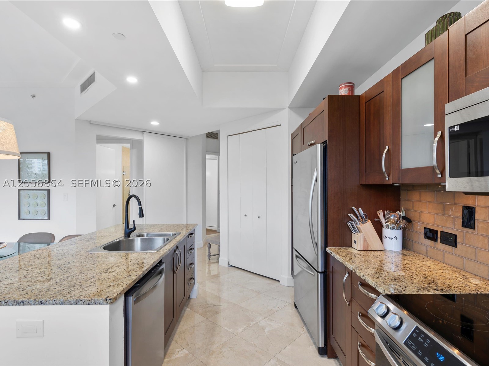 20000 E Country Club Dr #416, Aventura FL 33180