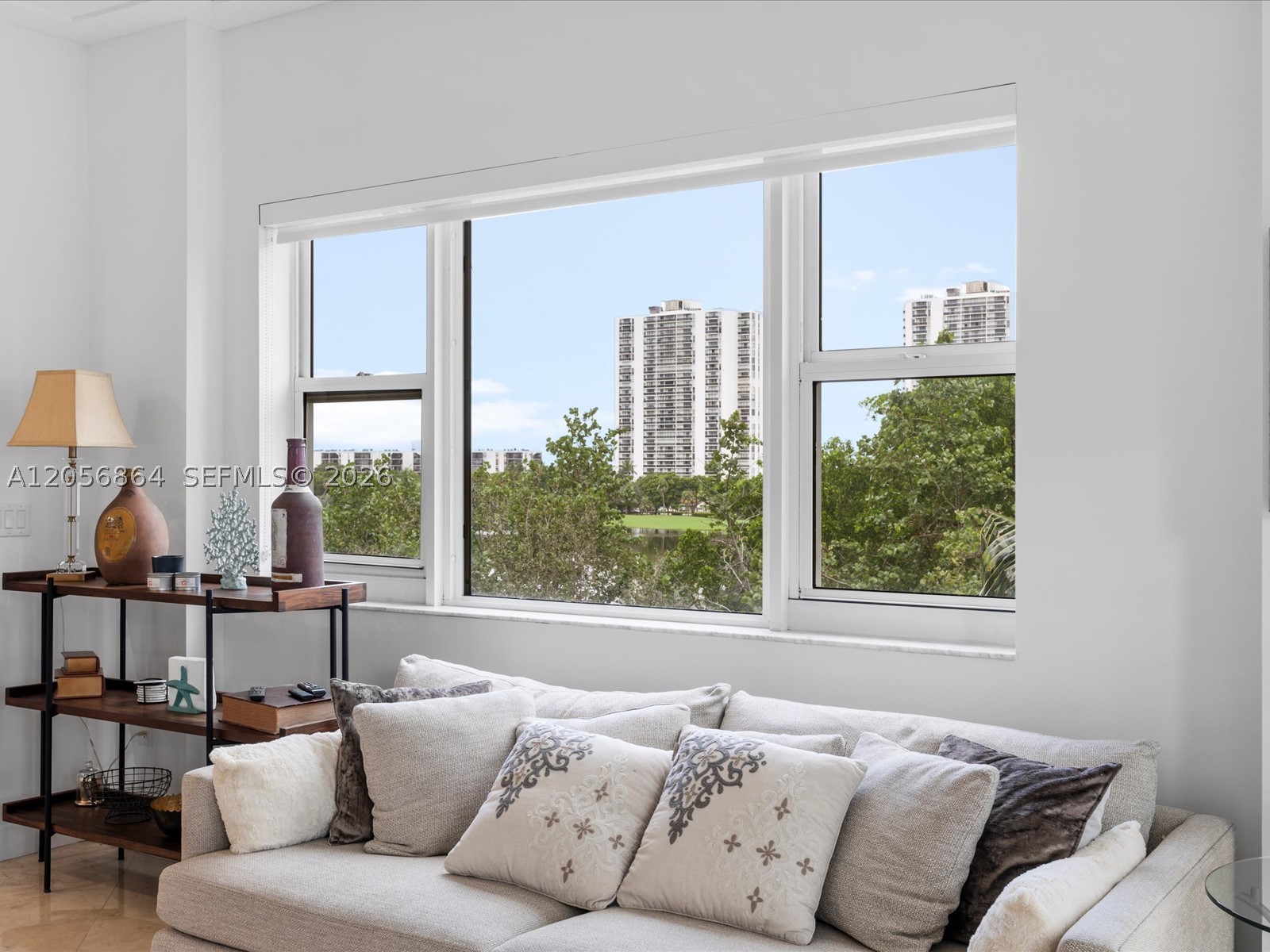 20000 E Country Club Dr #416, Aventura FL 33180