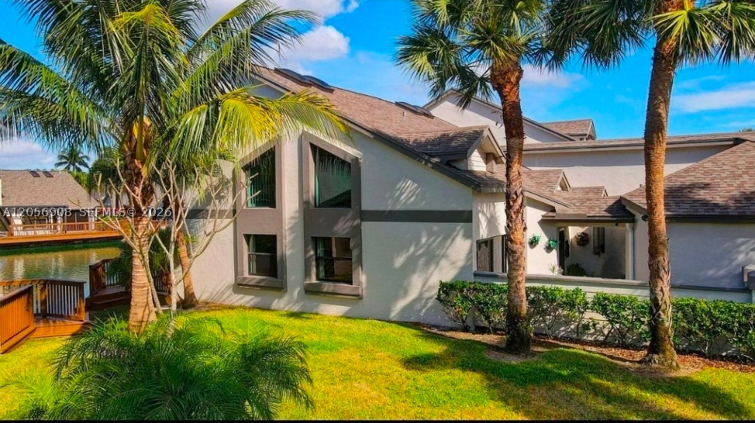 802 Landings Blvd, Green Acres FL 33413