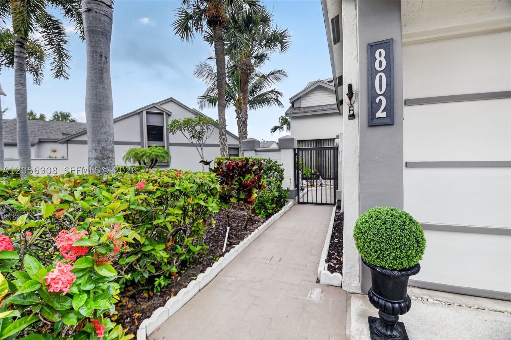 802 Landings Blvd, Green Acres FL 33413