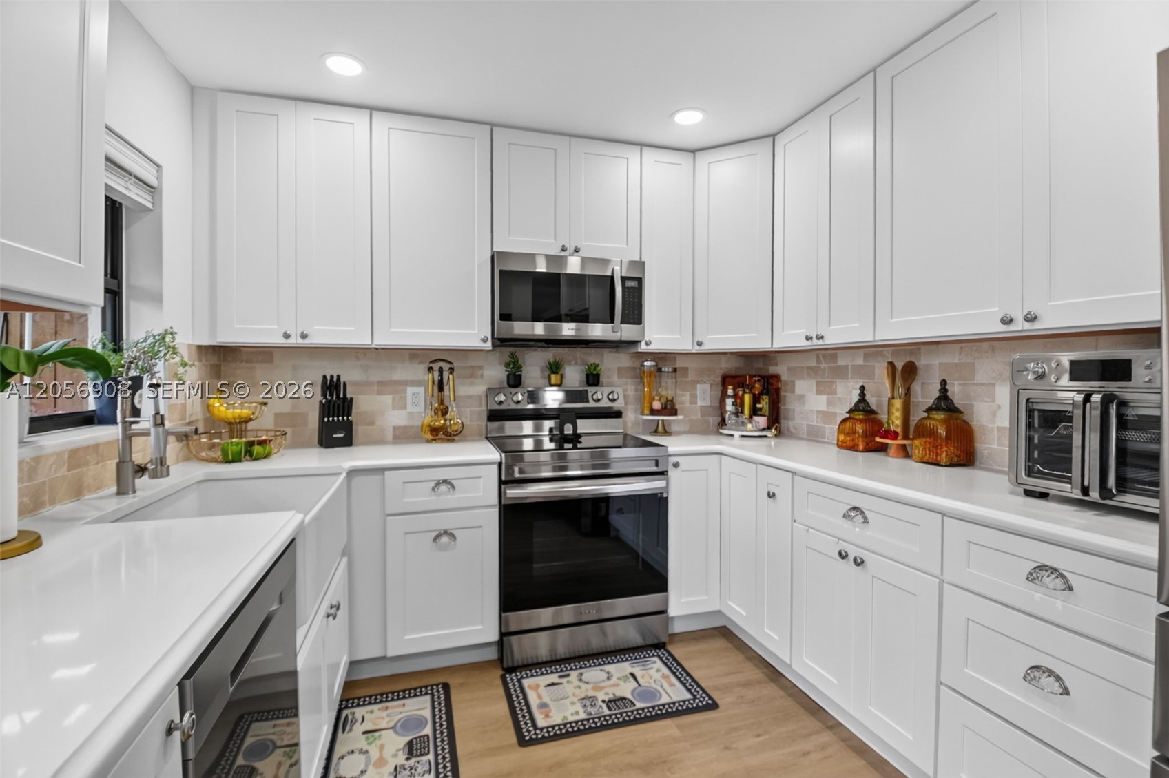 802 Landings Blvd, Green Acres FL 33413