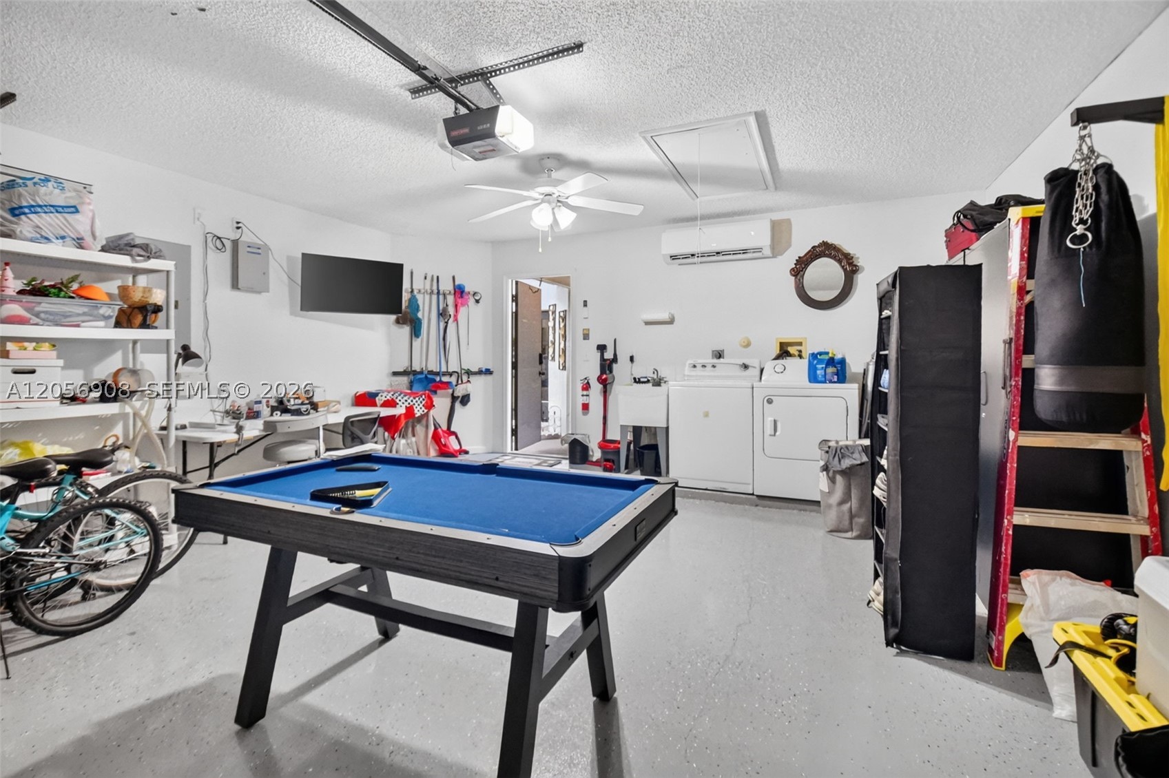 802 Landings Blvd, Green Acres FL 33413