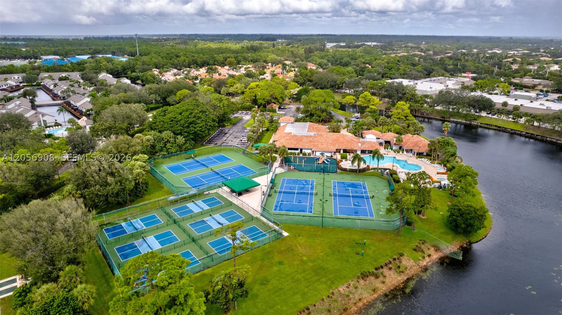 802 Landings Blvd, Green Acres FL 33413