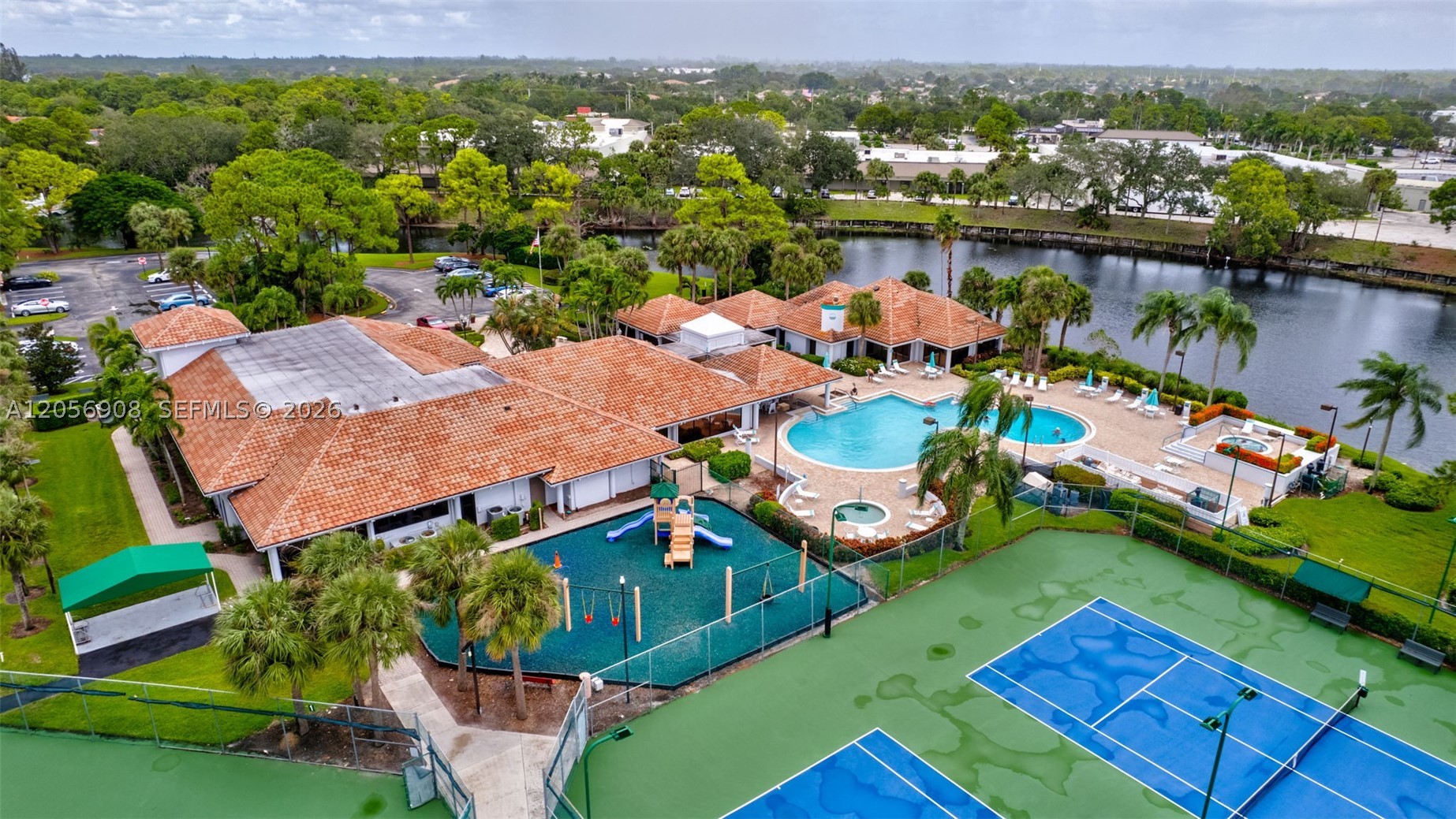 802 Landings Blvd, Green Acres FL 33413