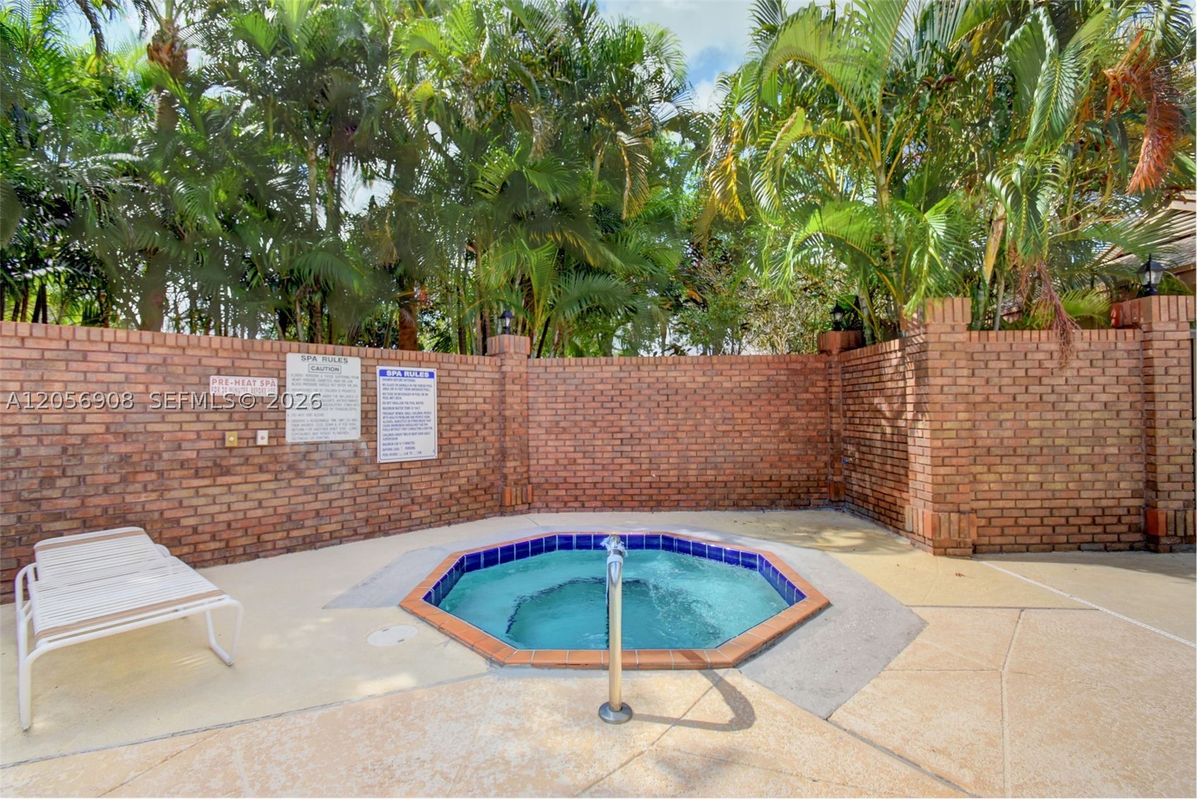 802 Landings Blvd, Green Acres FL 33413