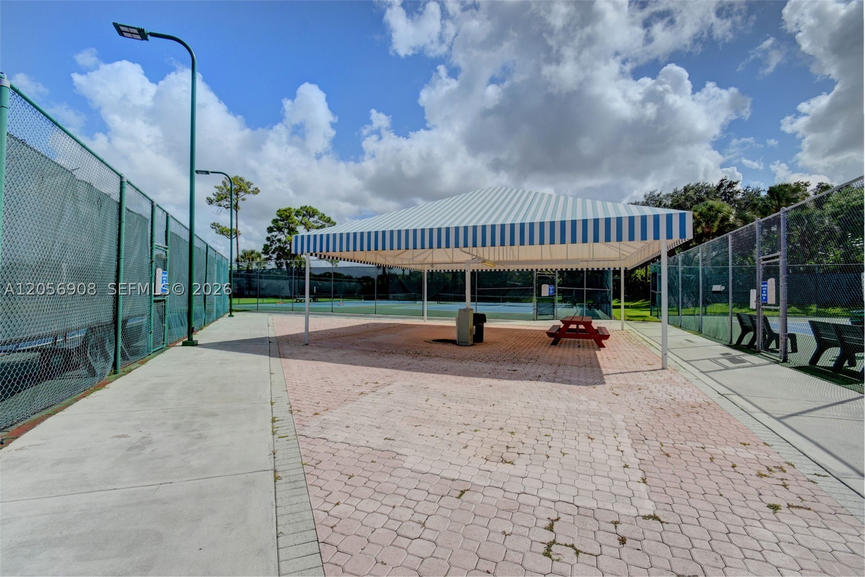 802 Landings Blvd, Green Acres FL 33413