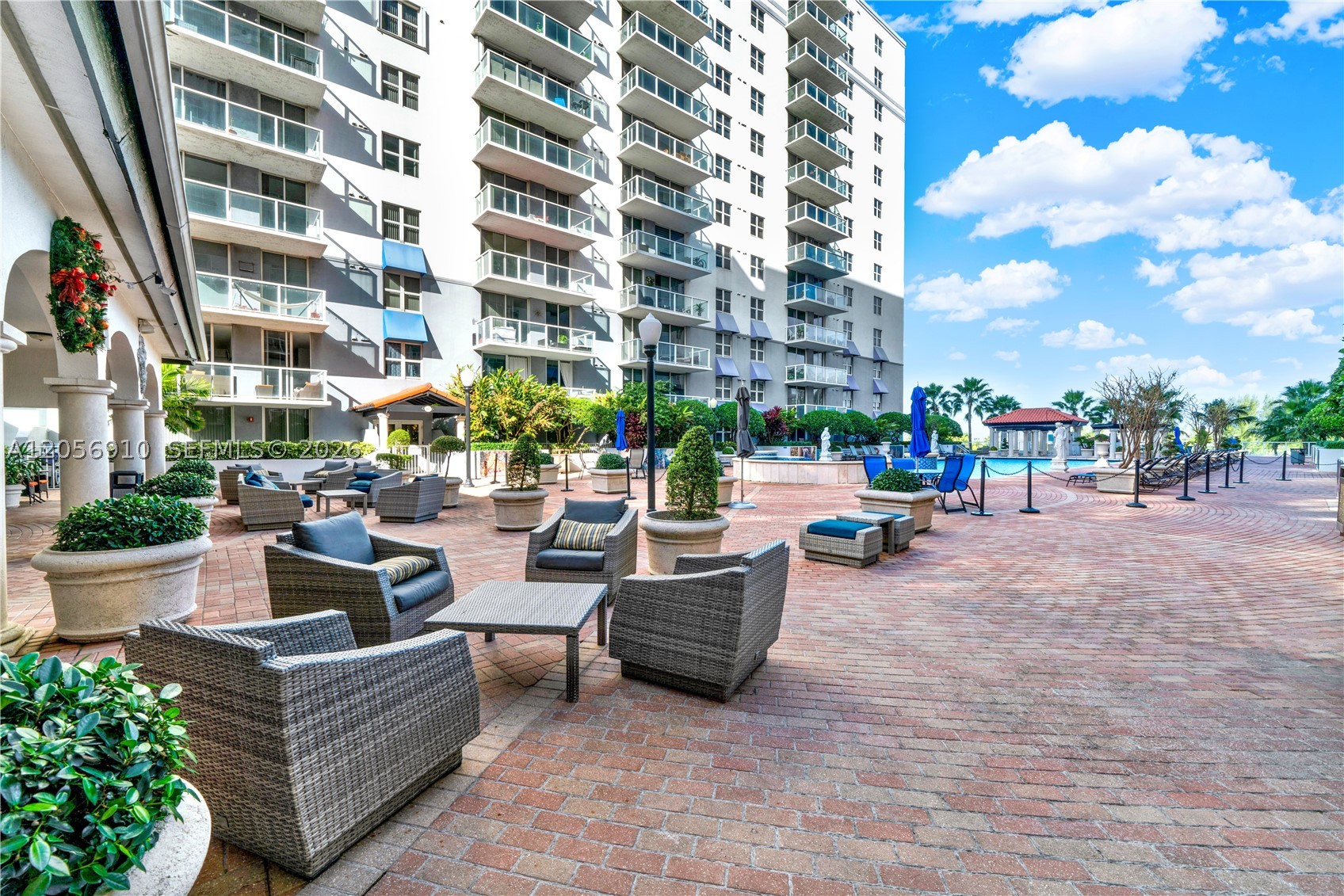 5077 NW 7th St #508, Miami FL 33126