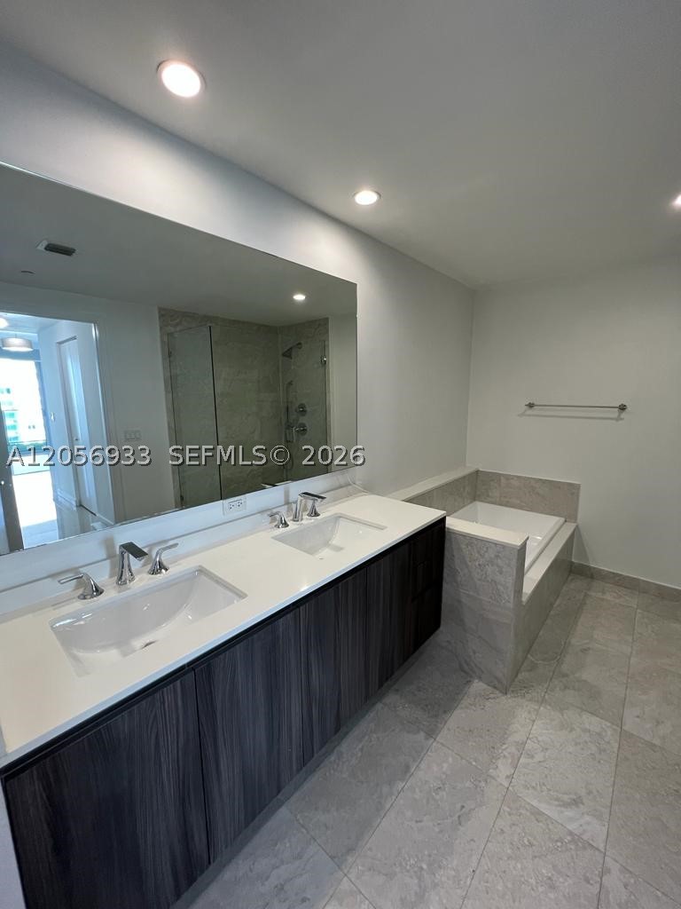 488 NE 18th #4809, Miami FL 33132