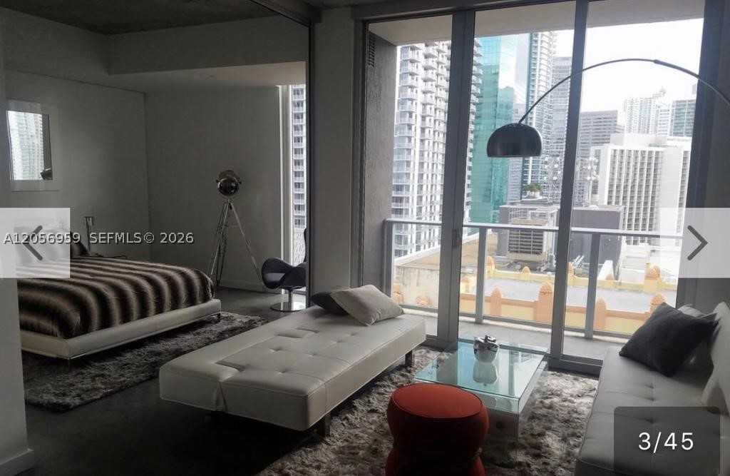 151 SE 1st St #1803, Miami FL 33131