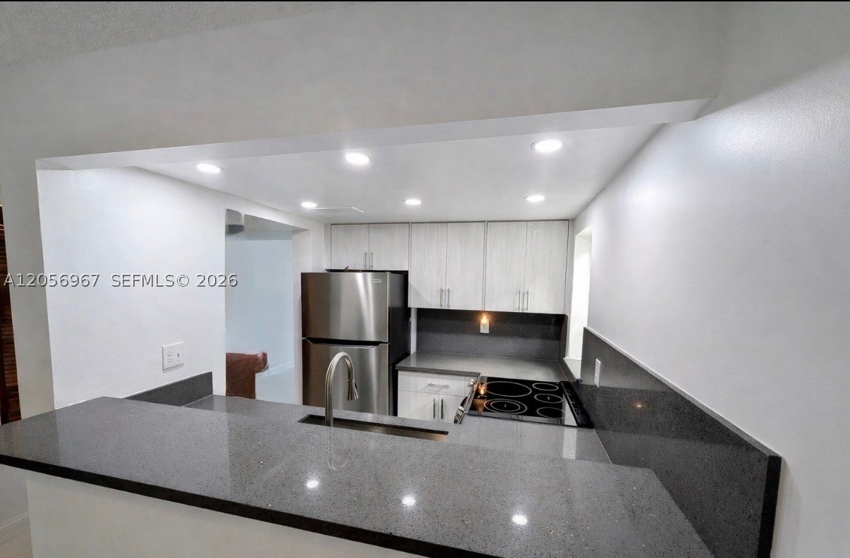 3607 SW 17th St #3607, Miami FL 33145