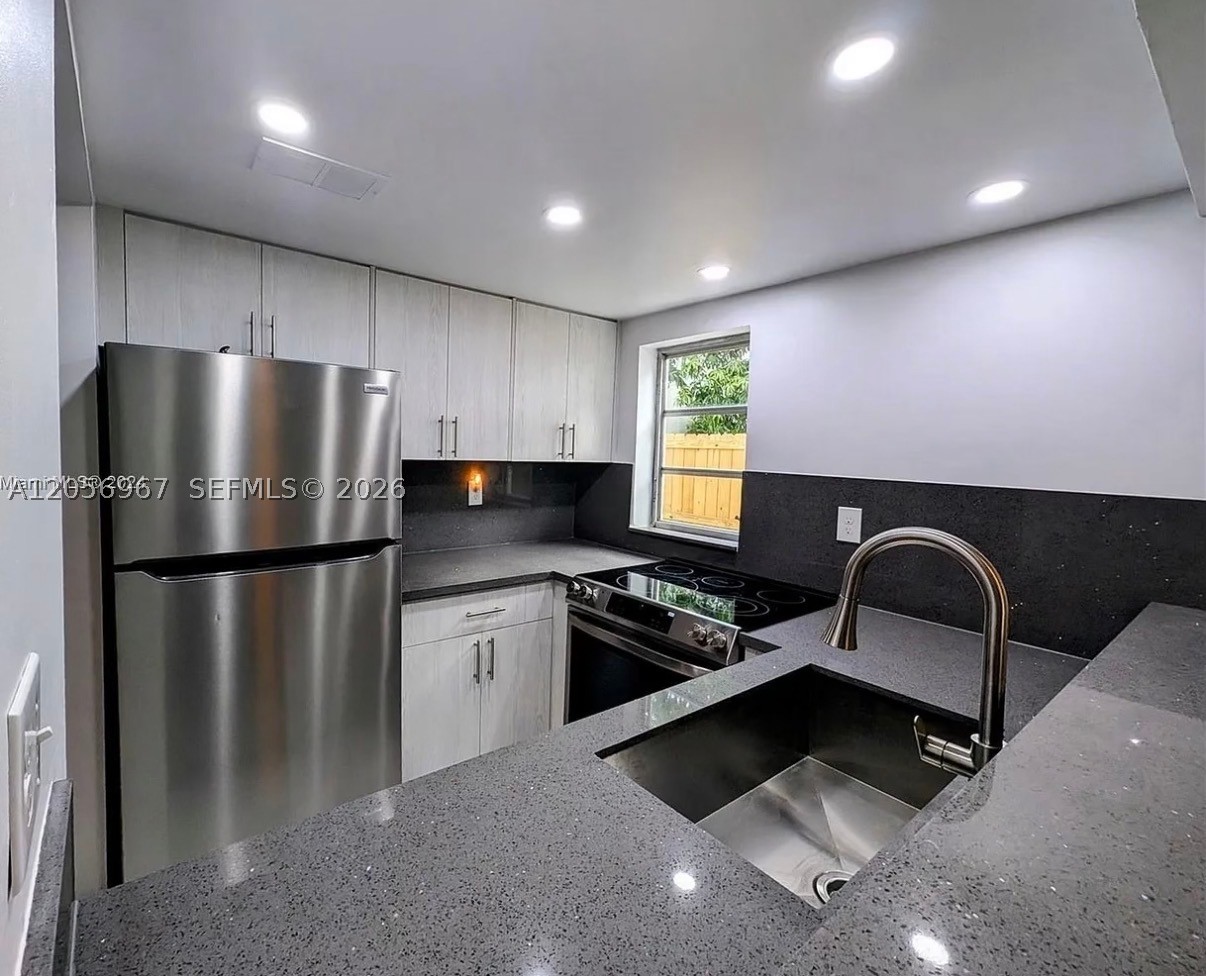 3607 SW 17th St #3607, Miami FL 33145