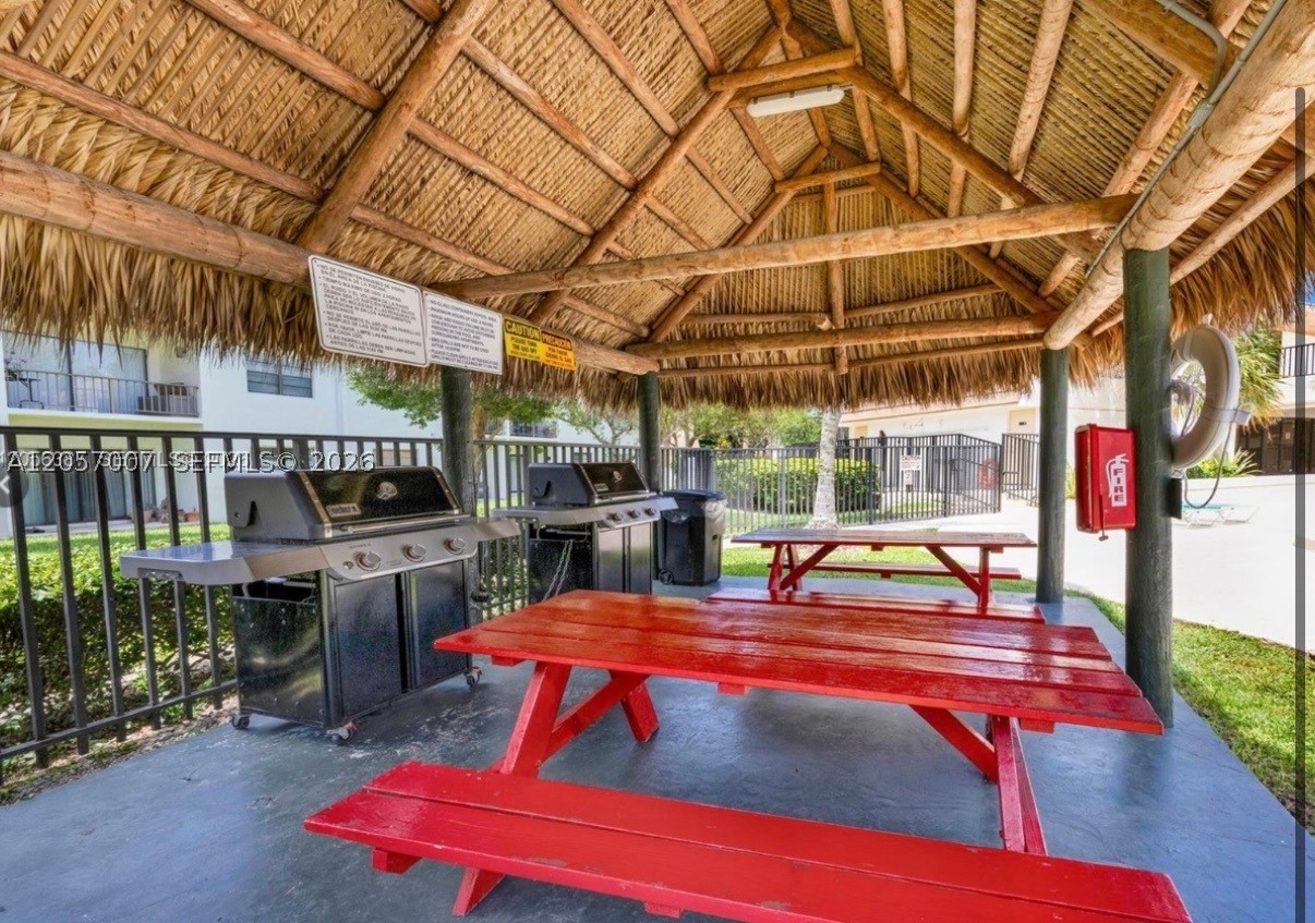 8261 SW 128th St #203, Pinecrest FL 33156