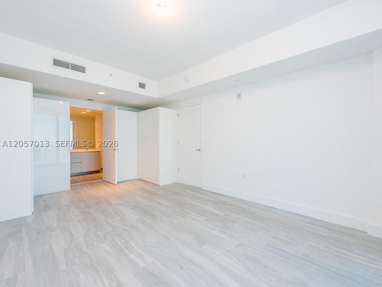 1010 Brickell Ave #3701, Miami FL 33131