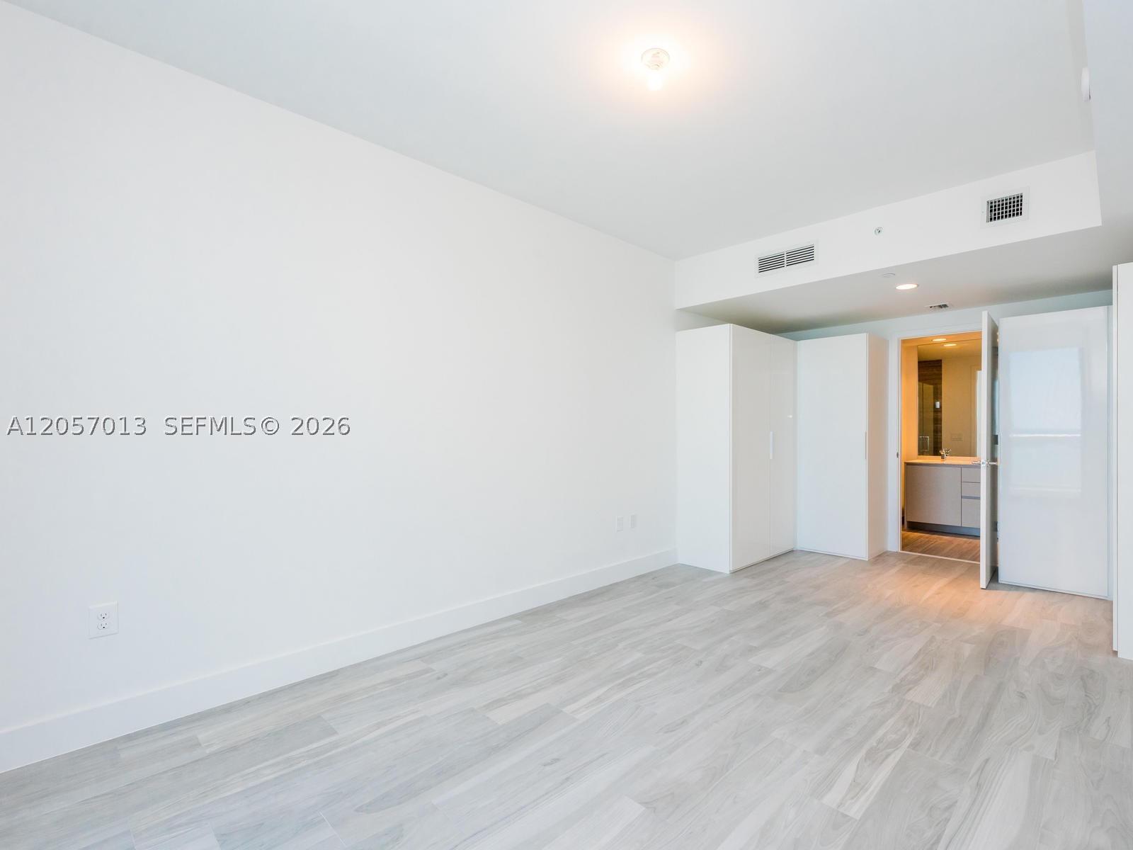 1010 Brickell Ave #3701, Miami FL 33131