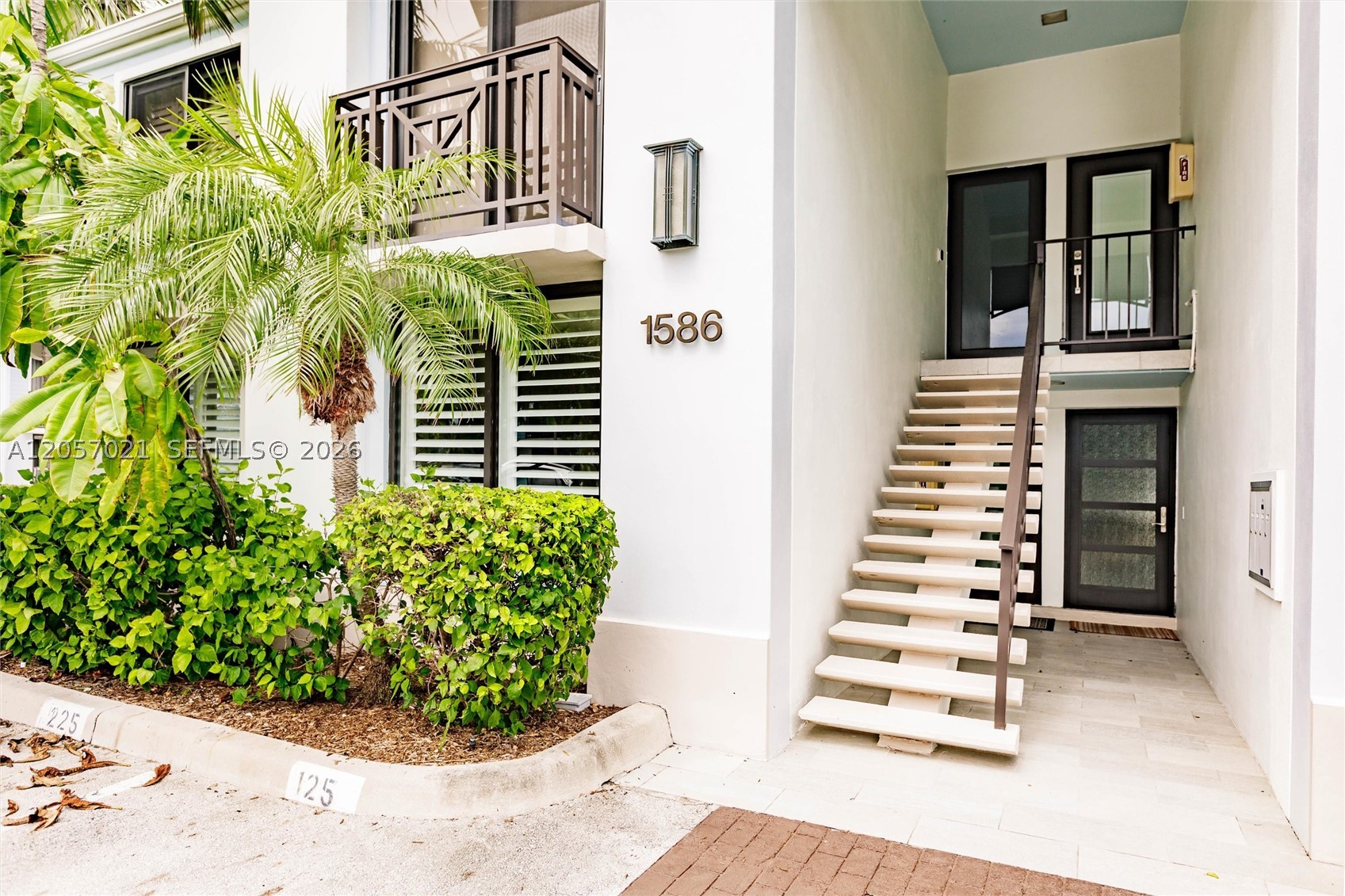 1586 S Ocean Ln #125, Fort Lauderdale FL 33316