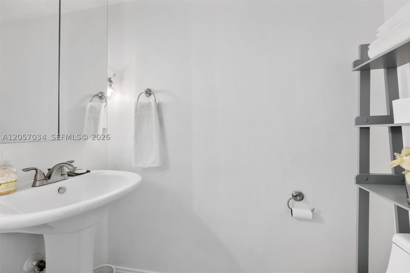 5555 Ludlam Rd #41, South Miami FL 33155