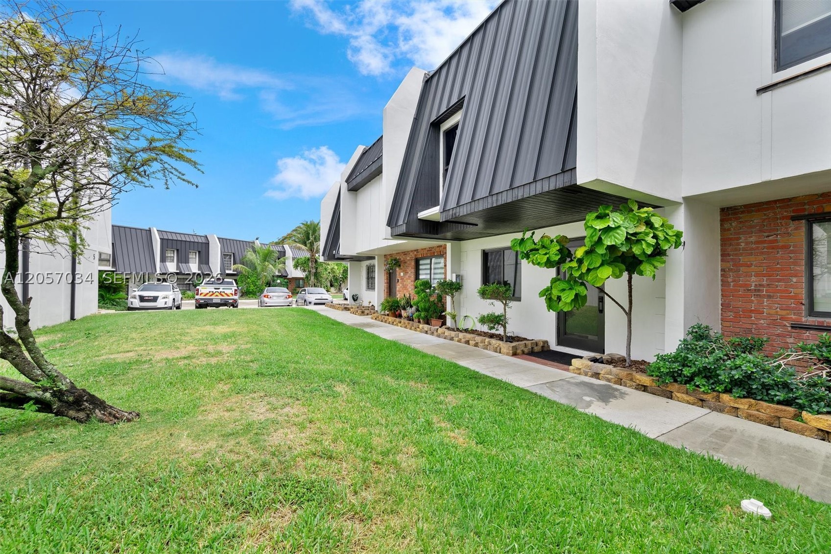 5555 Ludlam Rd #41, South Miami FL 33155
