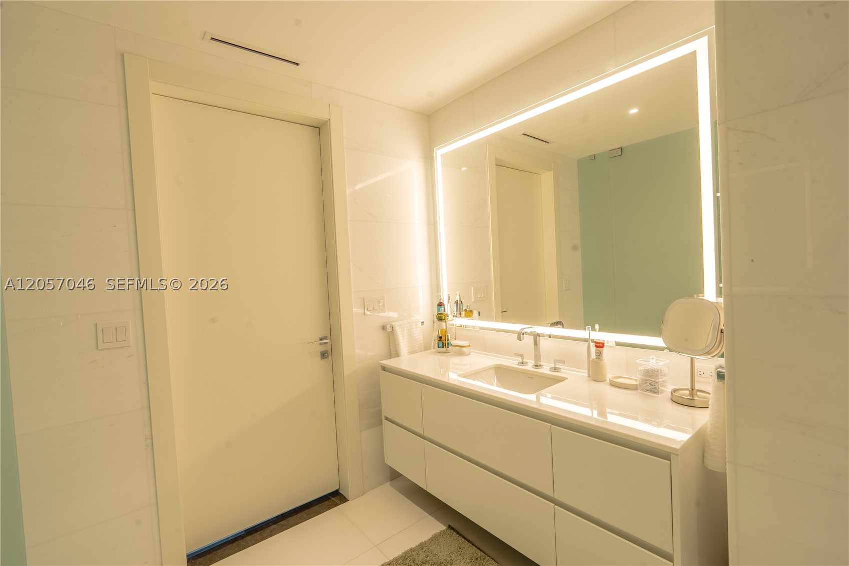 300 Biscayne Boulevard Way #3109W, Miami FL 33131