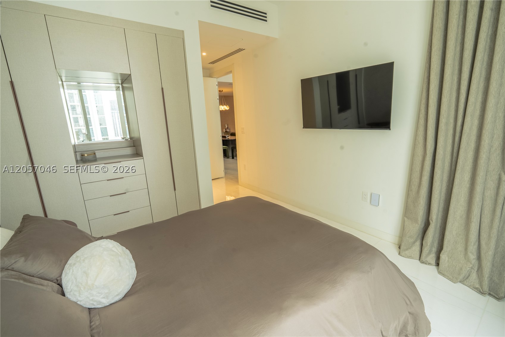 300 Biscayne Boulevard Way #3109W, Miami FL 33131
