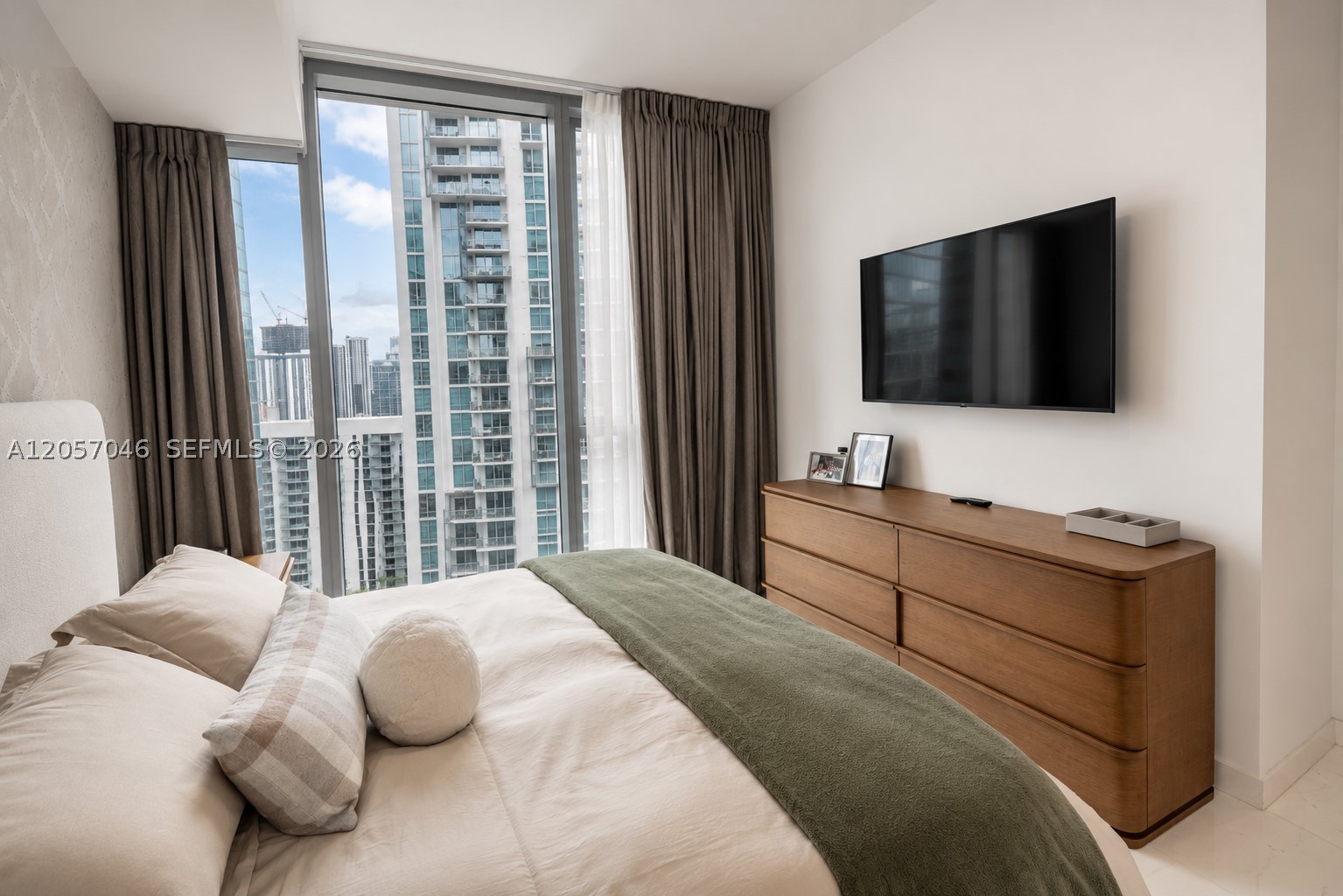 300 Biscayne Boulevard Way #3109W, Miami FL 33131