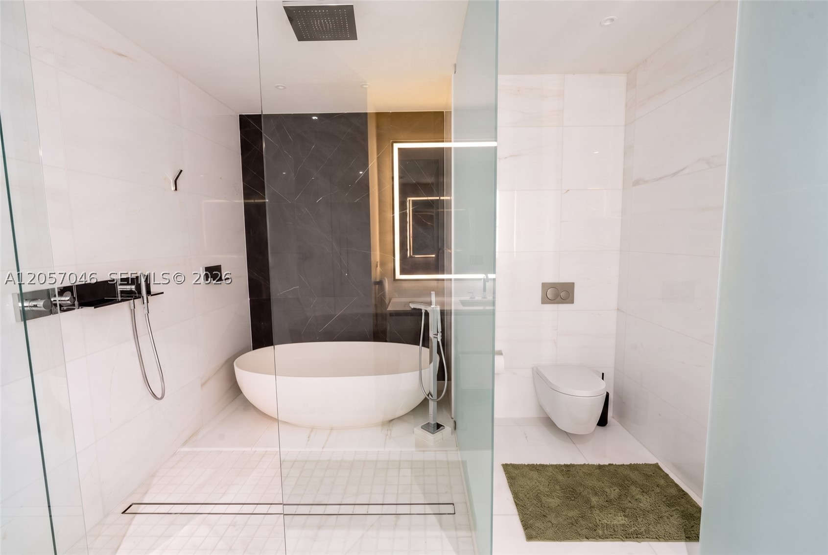 300 Biscayne Boulevard Way #3109W, Miami FL 33131