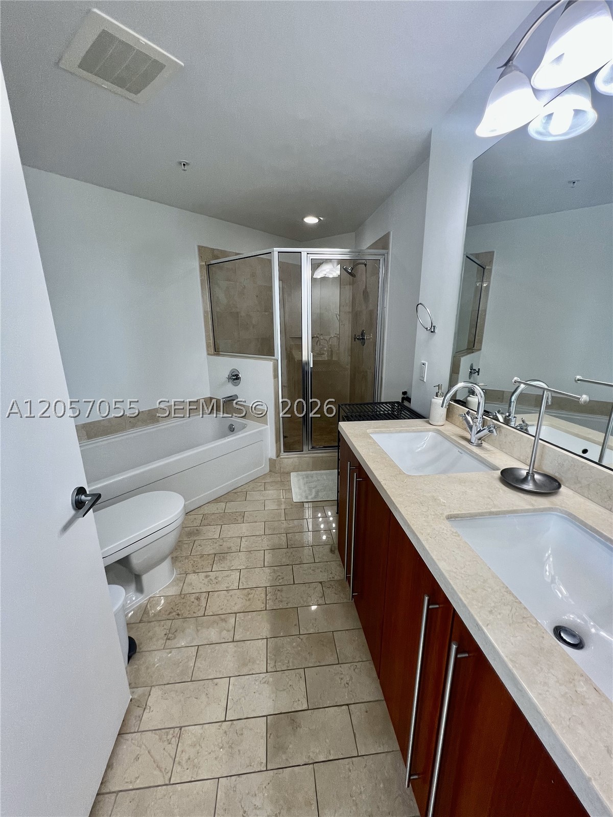 1111 SW 1st Ave #1914, Miami FL 33130