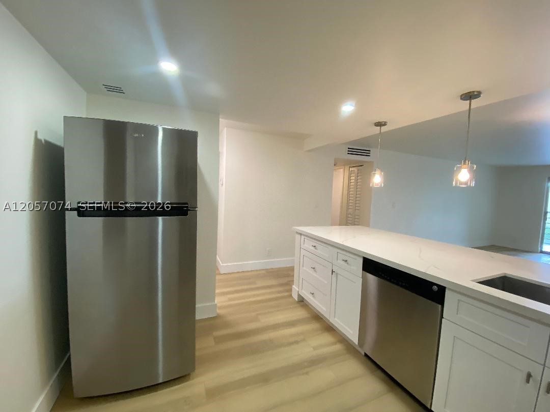 401 SE 3rd St #405, Dania Beach FL 33004