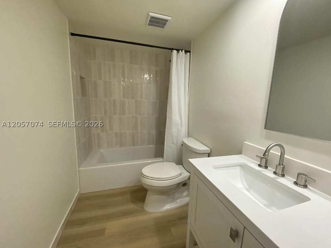 401 SE 3rd St #405, Dania Beach FL 33004
