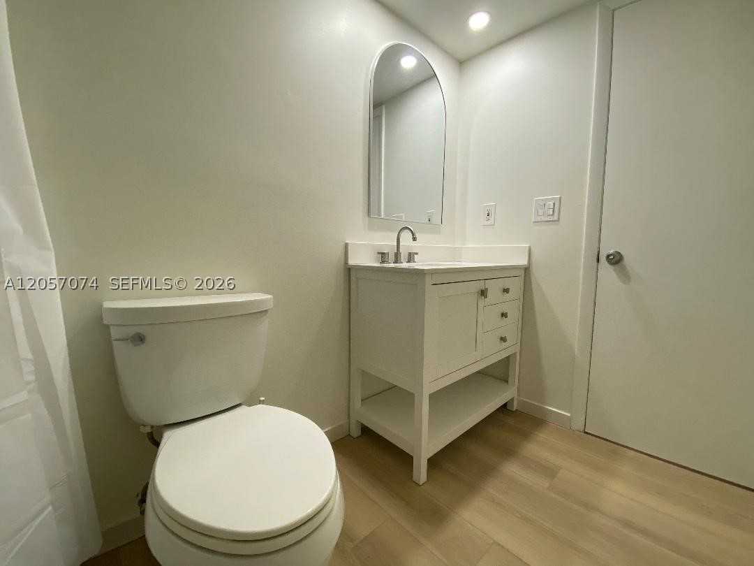 401 SE 3rd St #405, Dania Beach FL 33004