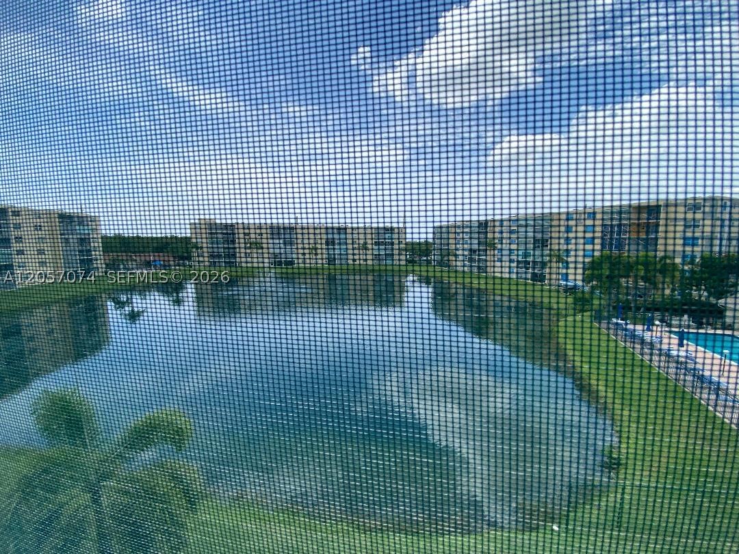 401 SE 3rd St #405, Dania Beach FL 33004