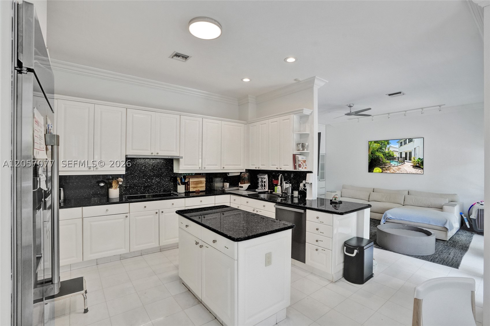 3690 NE 199th St #3690, Aventura FL 33180