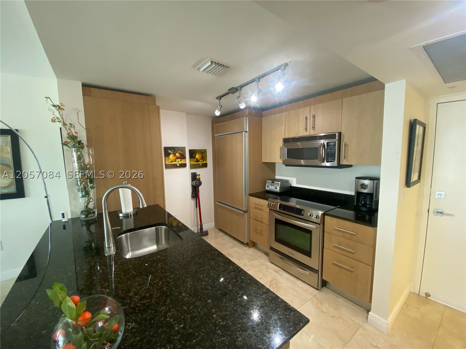 10275 Collins Ave #215, Bal Harbour FL 33154
