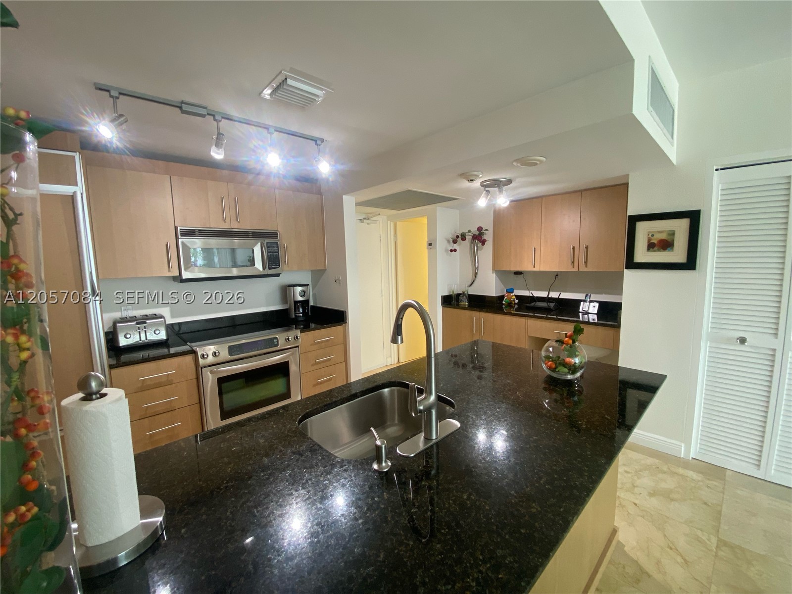 10275 Collins Ave #215, Bal Harbour FL 33154