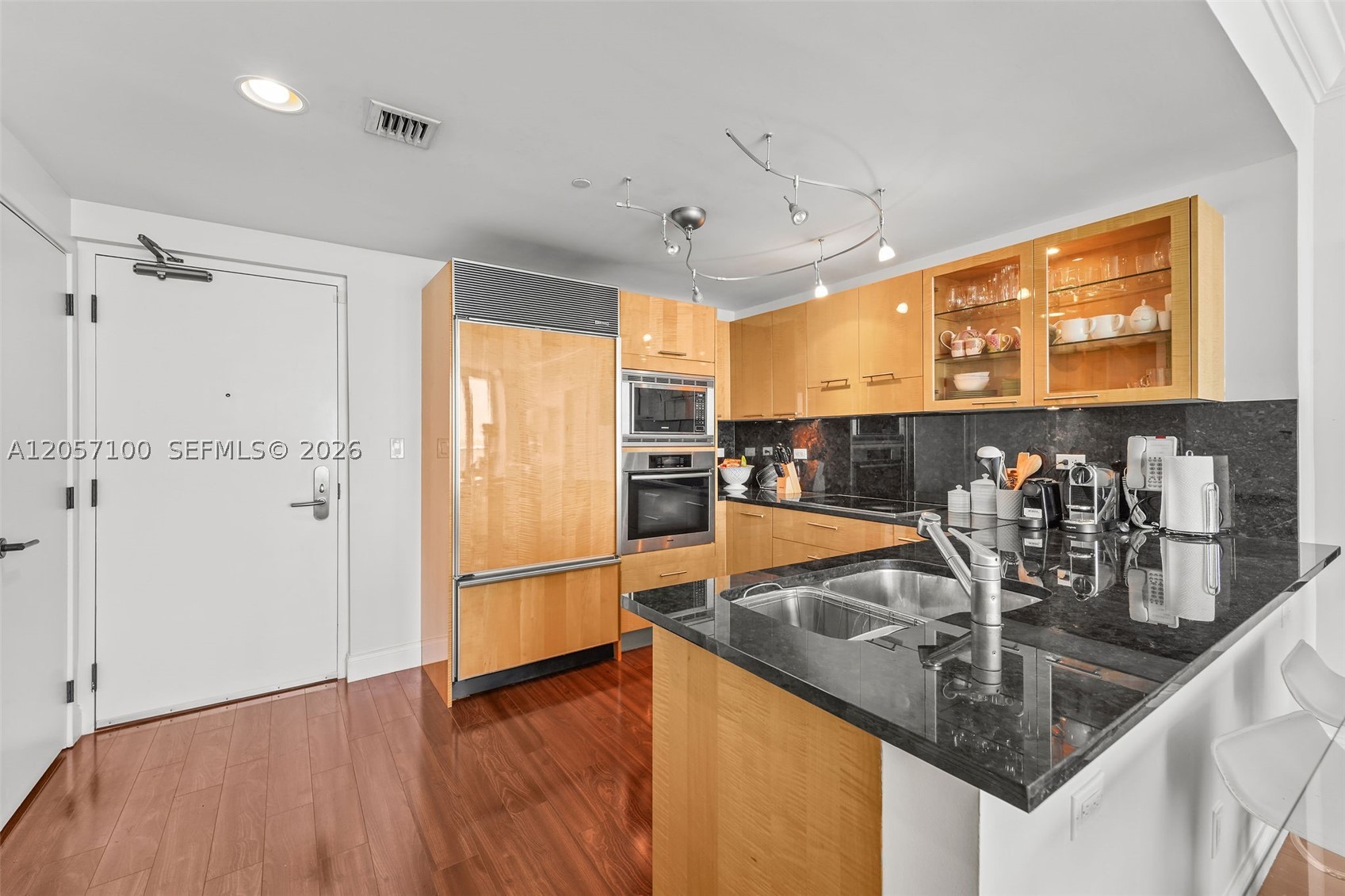 6799 Collins Ave #1103, Miami Beach FL 33141