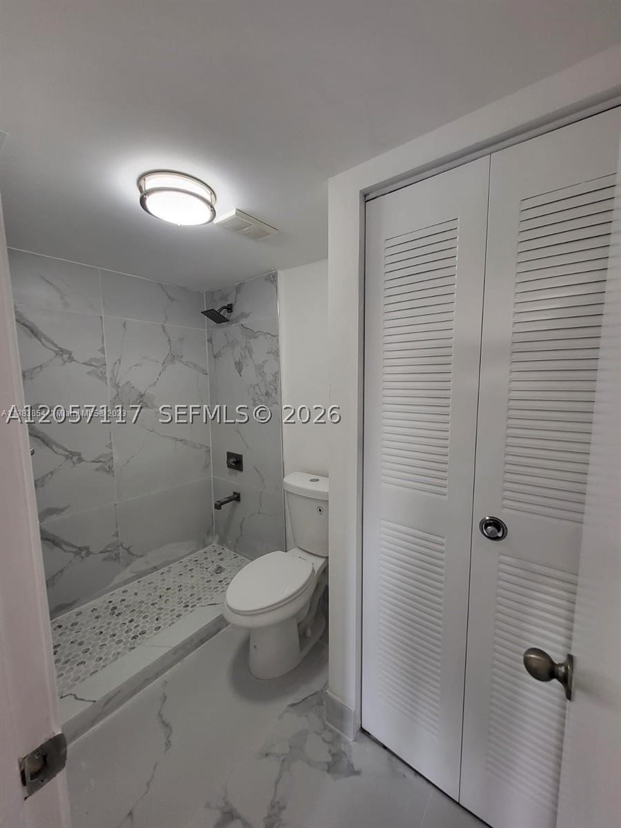 8670 SW 212th St #306, Cutler Bay FL 33189