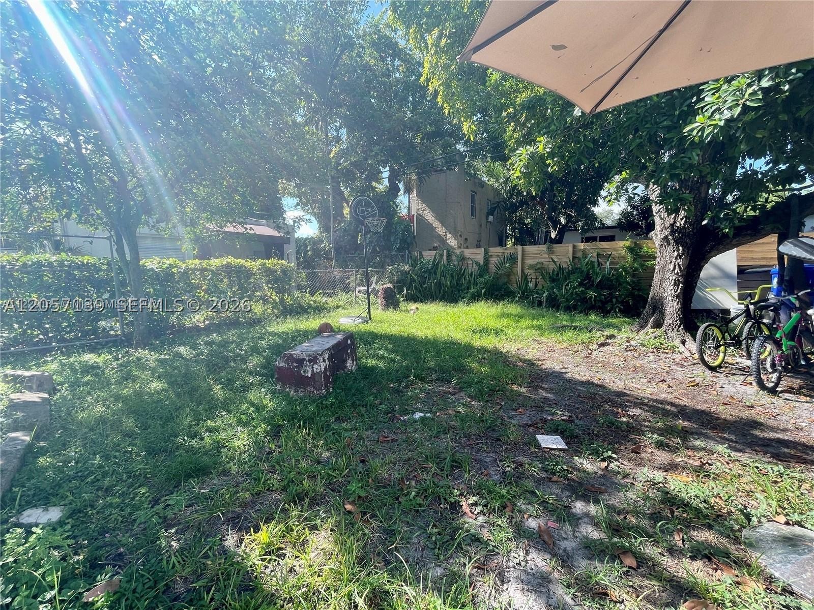 1520 SW 10th St, Miami FL 33135