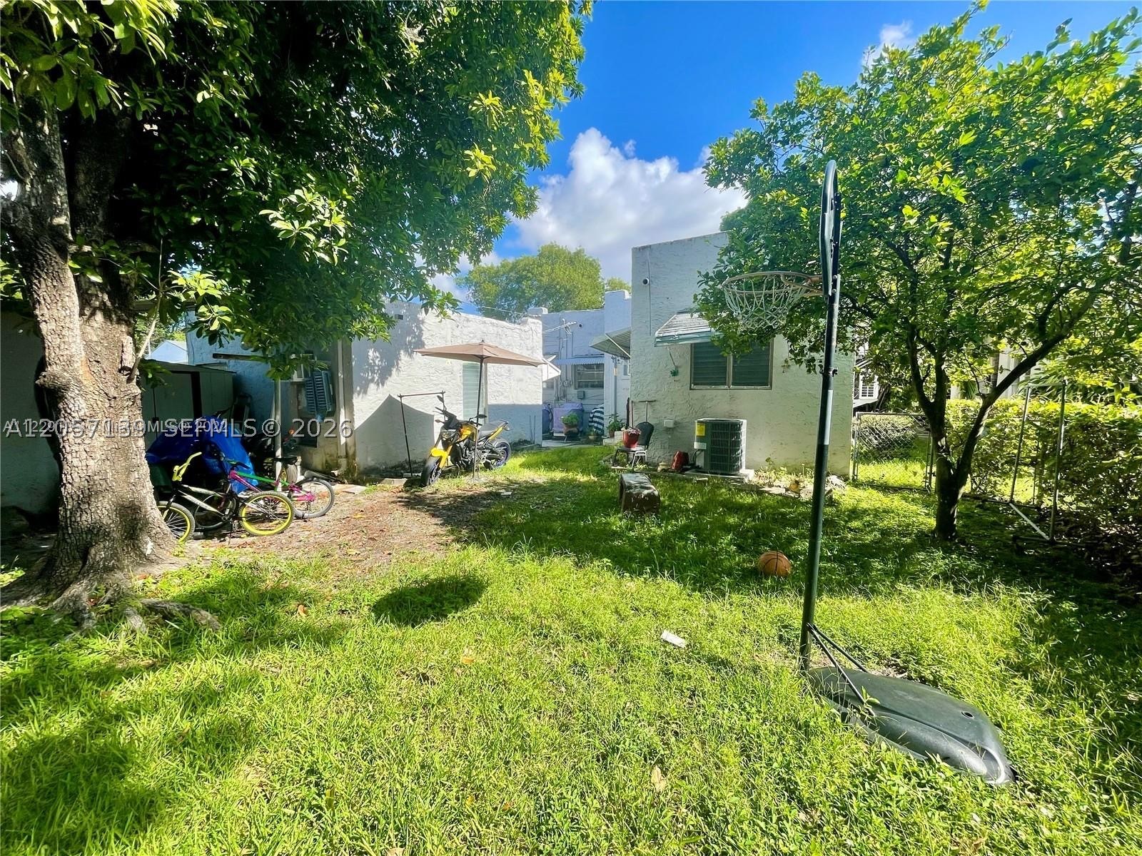 1520 SW 10th St, Miami FL 33135