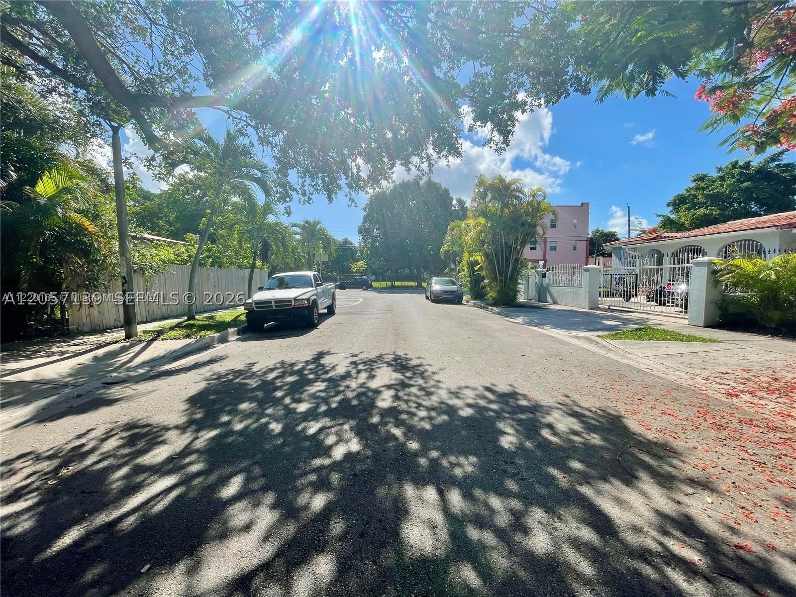 1520 SW 10th St, Miami FL 33135