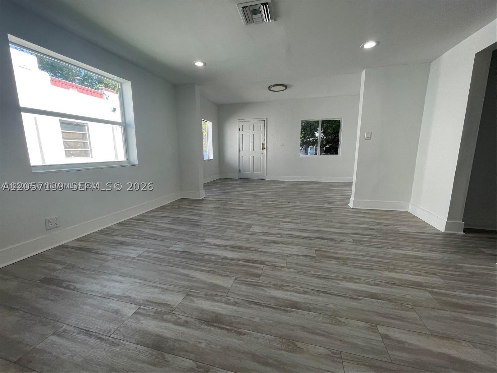 1520 SW 10th St, Miami FL 33135