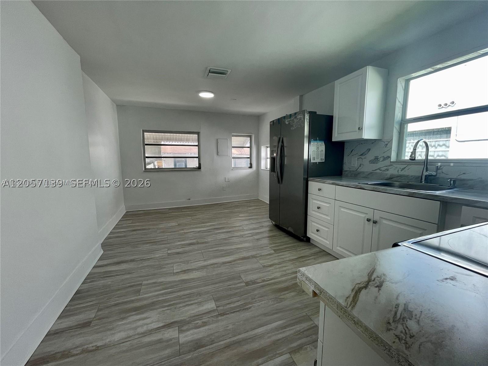 1520 SW 10th St, Miami FL 33135
