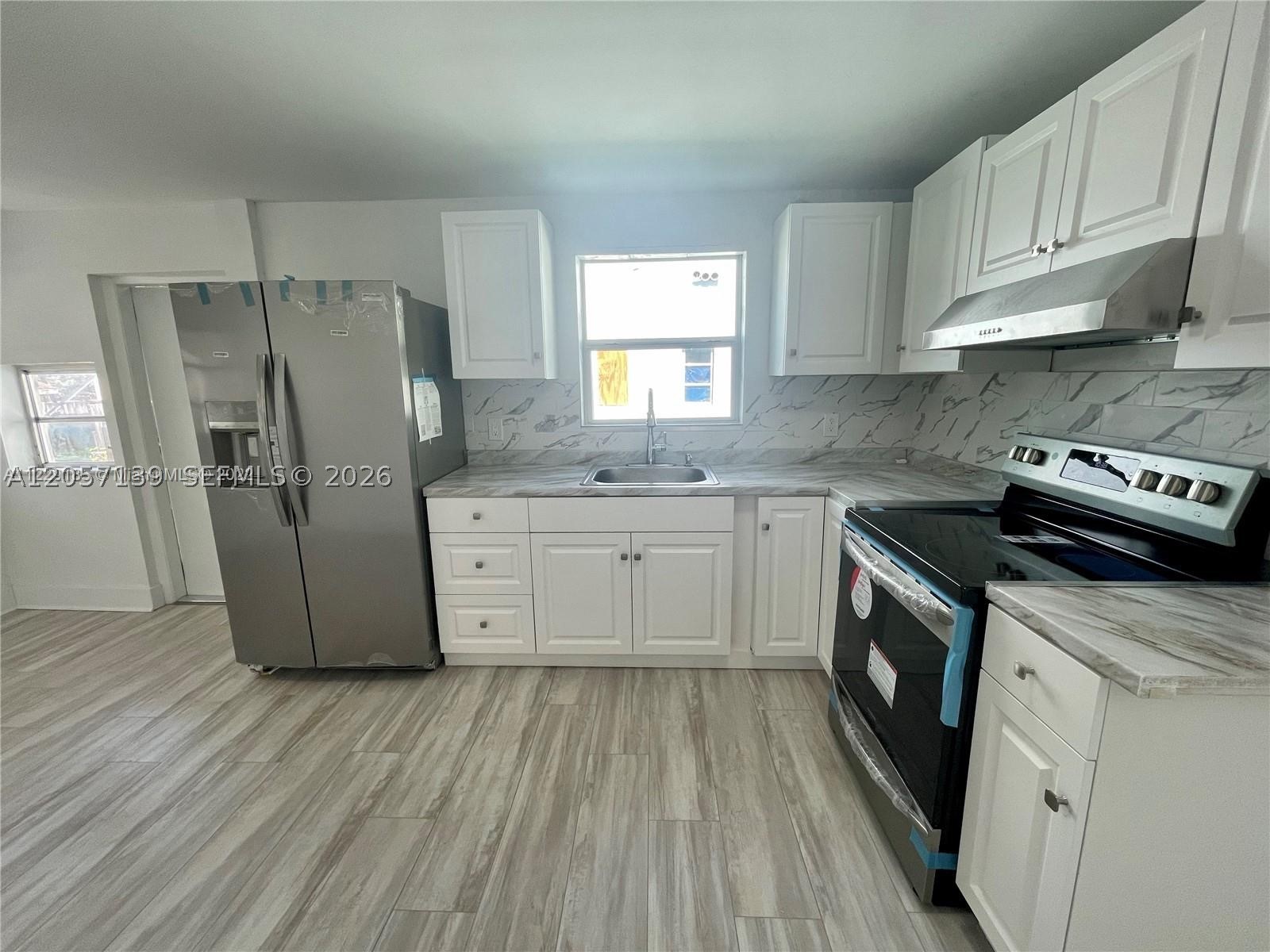 1520 SW 10th St, Miami FL 33135