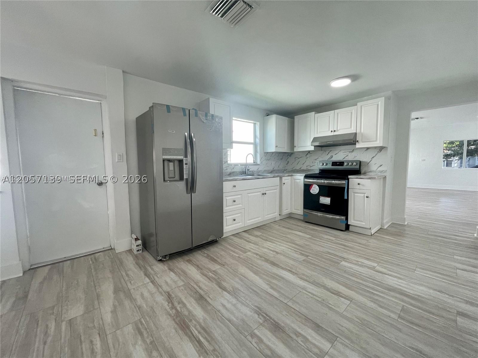1520 SW 10th St, Miami FL 33135