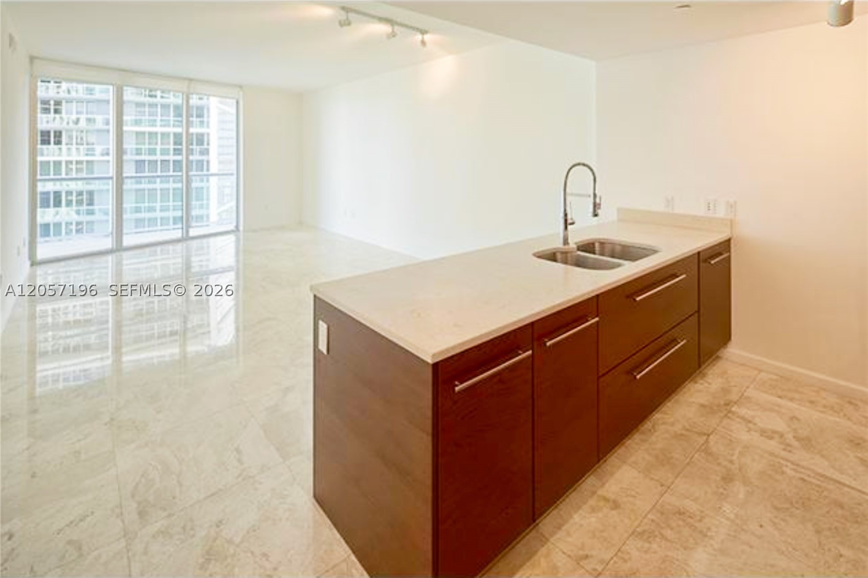 475 Brickell Ave #3411, Miami FL 33131