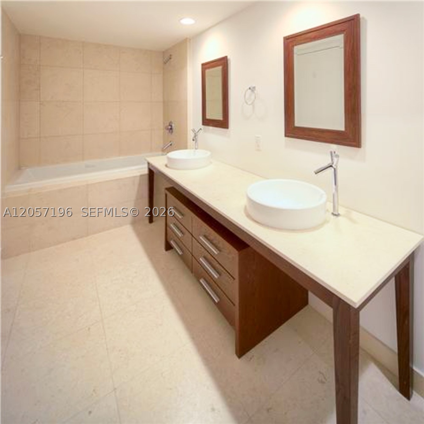 475 Brickell Ave #3411, Miami FL 33131