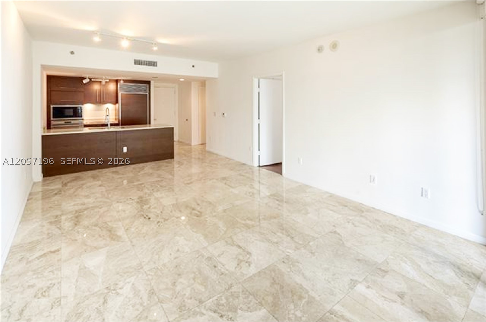 475 Brickell Ave #3411, Miami FL 33131