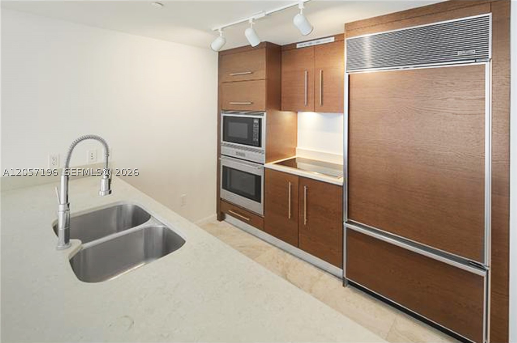 475 Brickell Ave #3411, Miami FL 33131