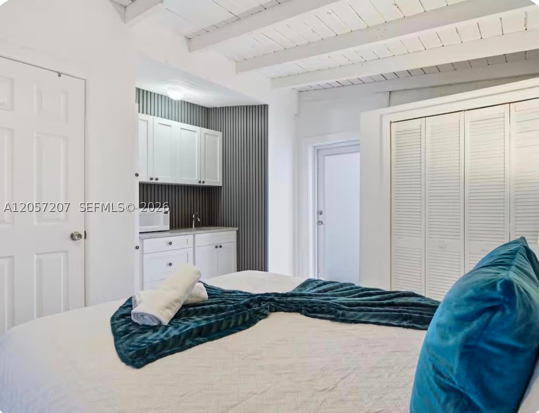 561 NE 172nd St, North Miami Beach FL 33162