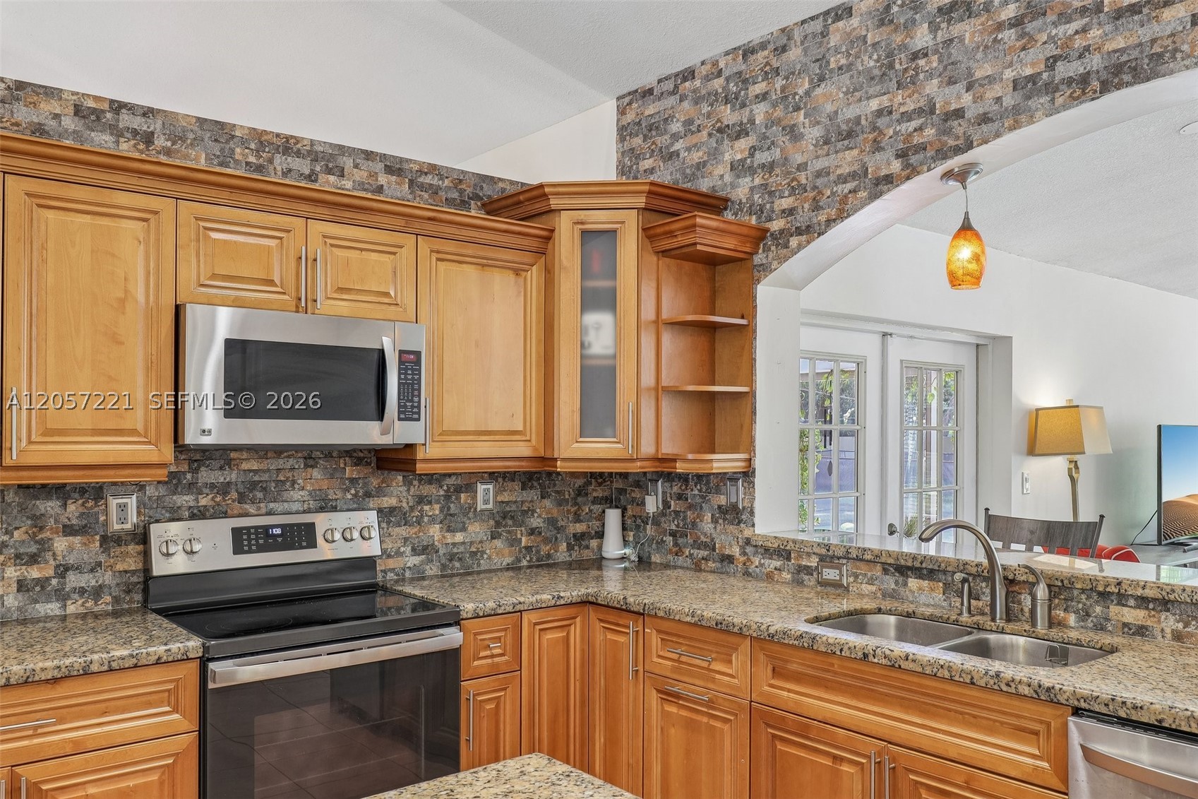 13100 NW 11th Dr, Sunrise FL 33323