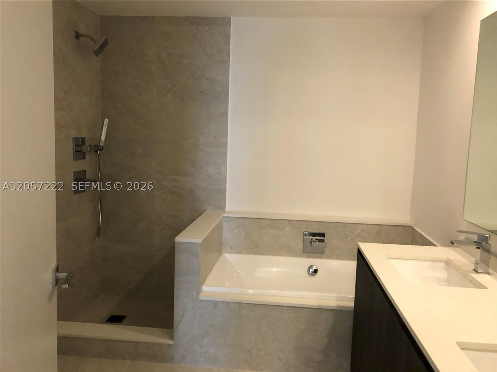 488 NE 18th St #215, Miami FL 33132