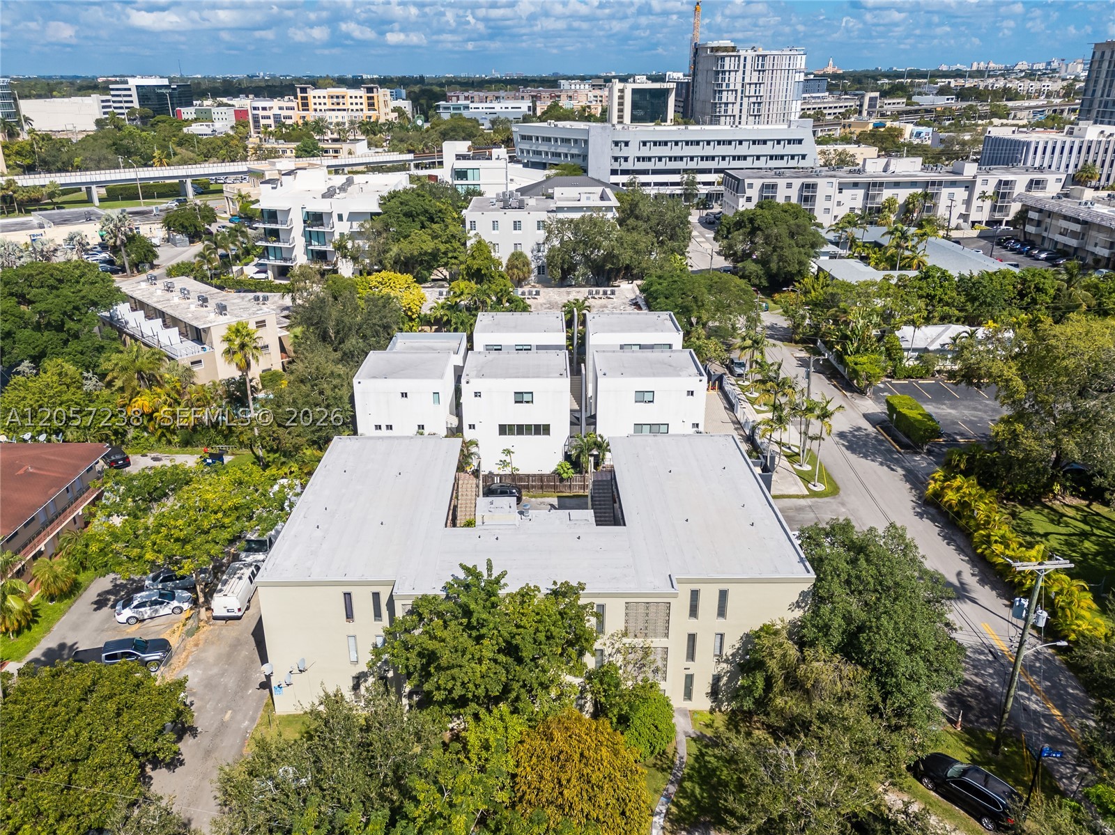 5991 SW 76th St #B5, South Miami FL 33143
